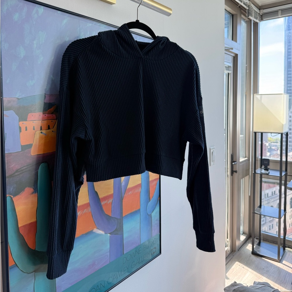 Alo Yoga cropped navy hoodie